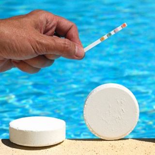 Immagine di MANUTENZIONE E TRATTAMENTO PISCINE